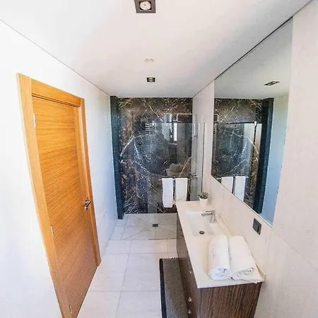 Luxurious 6 Bd W/heated Pool , Golf, Villa