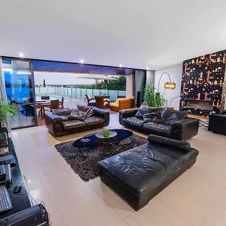 Villa Luxurious 6 Bd W/heated Pool , Golf, Almancil